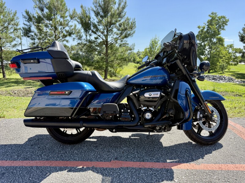 2022 Harley-Davidson® Ultra Limited FLHTK 