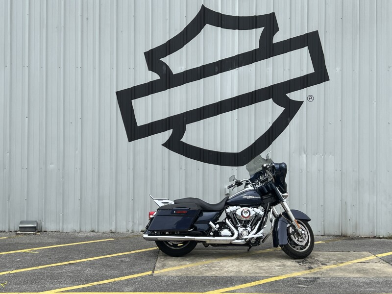 2009 Harley-Davidson® Street Glide® Dark Blue Pearl