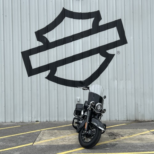 2025 Harley-Davidson® Heritage Classic Vivid Black w/Laced Wheels thumb 3