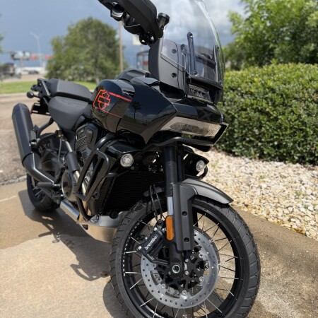 2026 Harley-Davidson® Pan America® 1250 Special Vivid Black Black Laced Wheels thumb 1