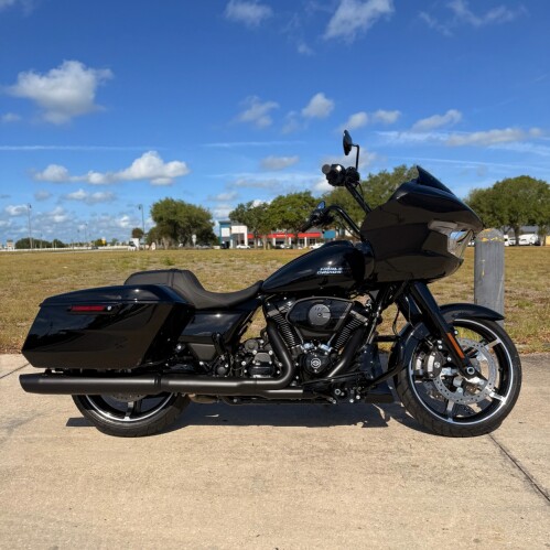FLTRX 2026 Road Glide® thumb 2