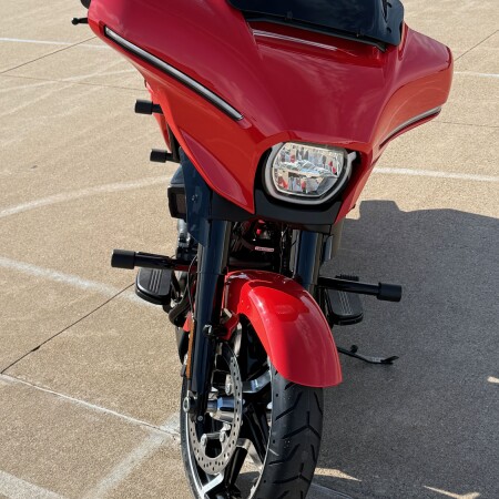2026 Harley-Davidson® Street Glide® Blood Orange - Black thumb 2