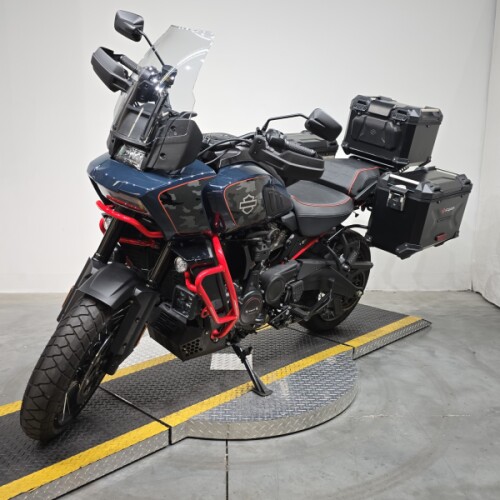 RA1250SE 2025 CVO™ Pan America® thumb 2