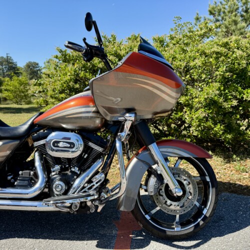  2013 Harley-Davidson® CVO™ Road Glide® Custom FLTRXSE2 thumb 1