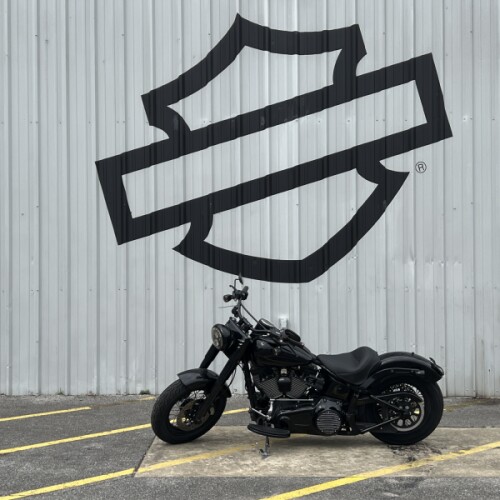 2016 Harley-Davidson® Softail Slim® S Vivid Black thumb 2
