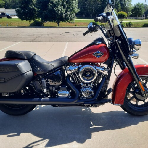 2026 Harley-Davidson® Heritage Classic Brilliant Red Black Cast Wheels thumb 0