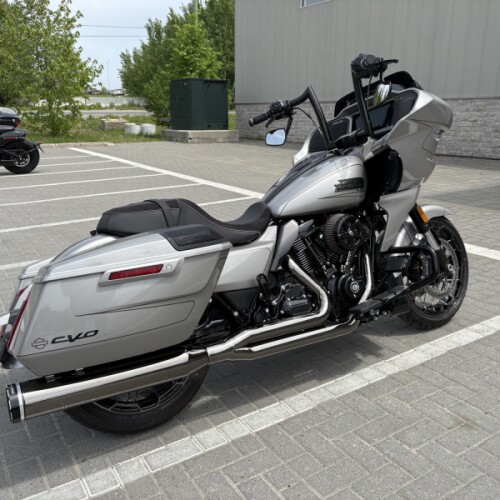 2023 CVO Road Glide thumb 0