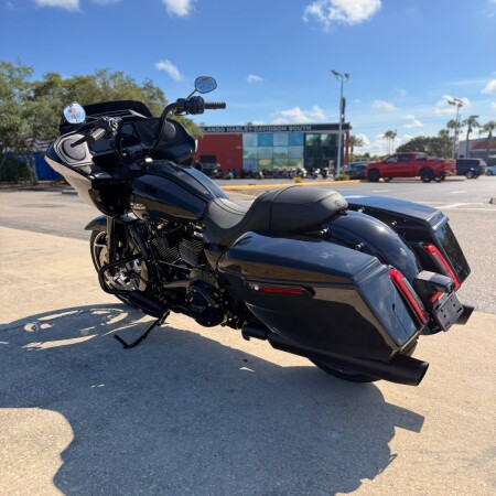FLTRX 2026 Road Glide® thumb 1