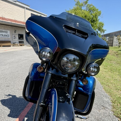 2022 Harley-Davidson® Ultra Limited FLHTK  thumb 3