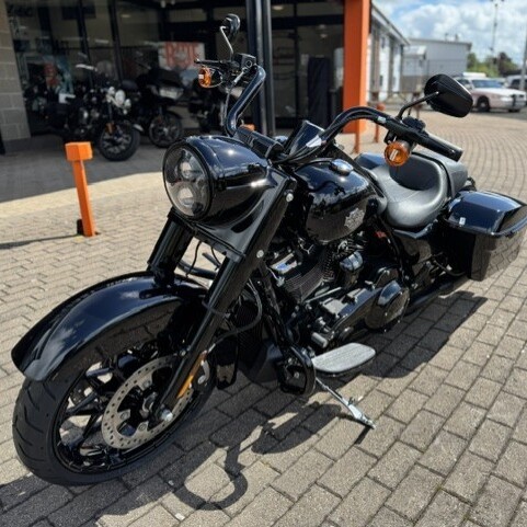 Road King Special , Black on Black, Last one we will get new  thumb 0
