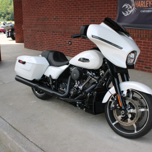 2024 Harley-Davidson® Street Glide® White Onyx Pearl - Black Finish thumb 3