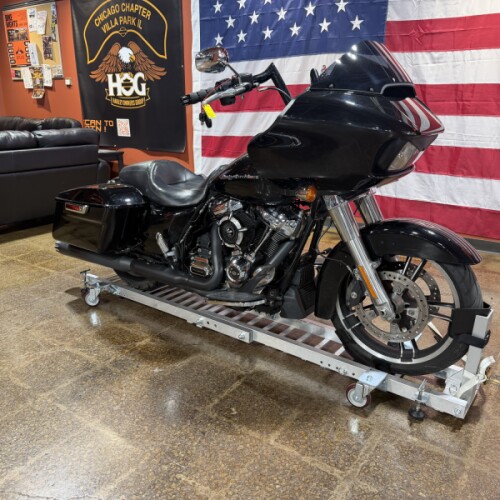 FLTRX 2019 Road Glide® thumb 2