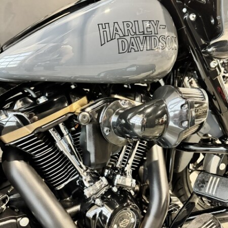 2022 Harley-Davidson® Street Glide® ST Gunship Grey - Black Finish thumb 2