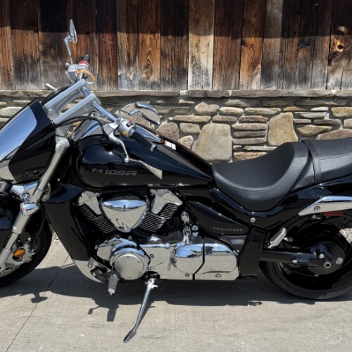 2025 Suzuki Boulevard M109R Glass Sparkle Black thumb 3