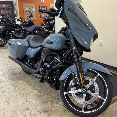 FLHX 2024 Street Glide® thumb 2
