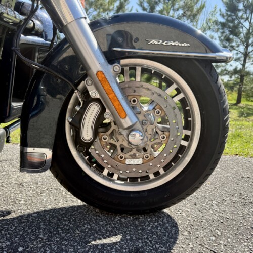 2016 Harley-Davidson® Tri Glide® Ultra flhtcutg thumb 0