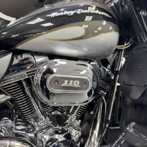 2013 Harley-Davidson® CVO™ Ultra Classic® Electra Glide® Black Diamond & Molten Silver with Crushed  thumb 1