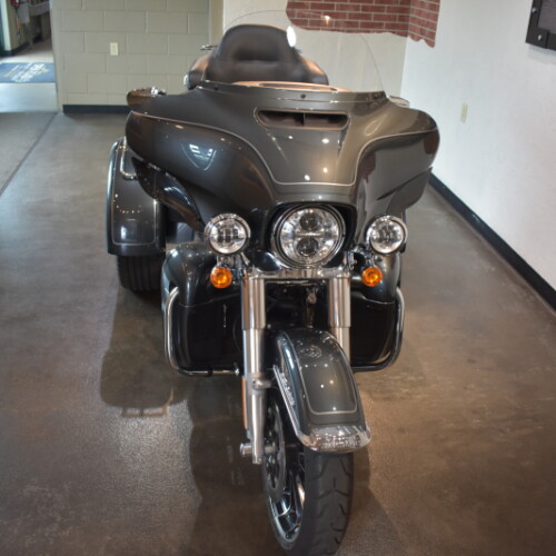2025 Harley-Davidson® Tri Glide® Ultra Iron Horse Metallic thumb 2