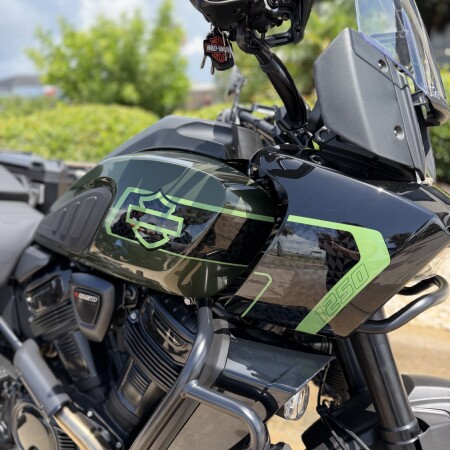 2026 Harley-Davidson® Pan America 1250 Limited Olive Steel Metallic thumb 2