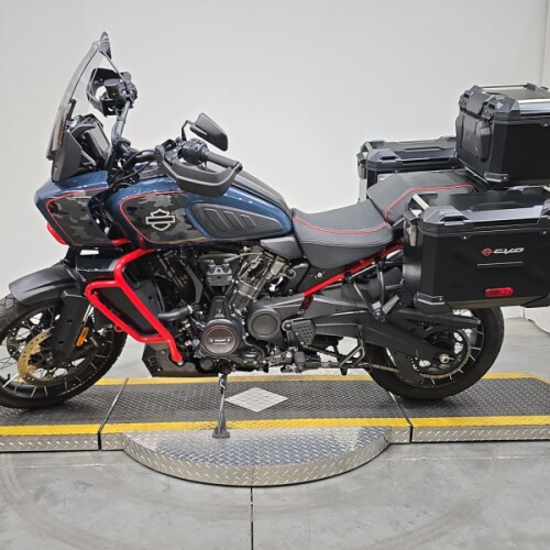 RA1250SE 2025 CVO™ Pan America® thumb 1