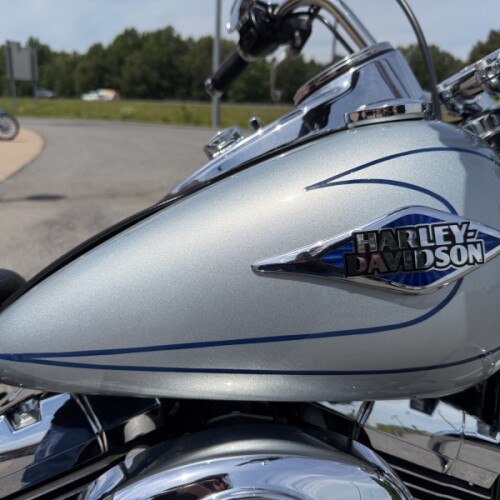 2011 Harley-Davidson® Heritage Softail® Classic Brilliant Silver thumb 0