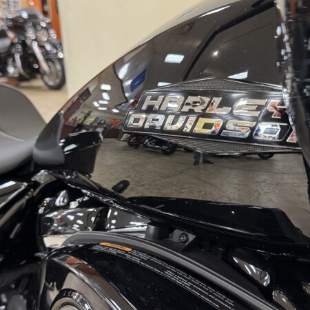 FLTRX 2025 Road Glide™ thumb 2