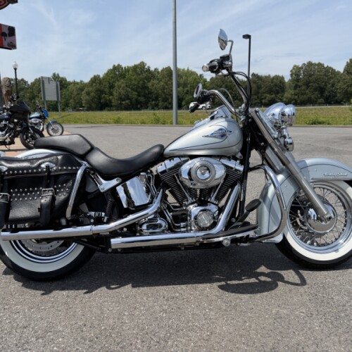 2011 Harley-Davidson® Heritage Softail® Classic Brilliant Silver thumb 2