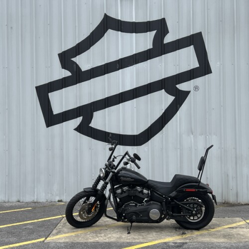 2020 Harley-Davidson® Street Bob® Vivid Black thumb 2