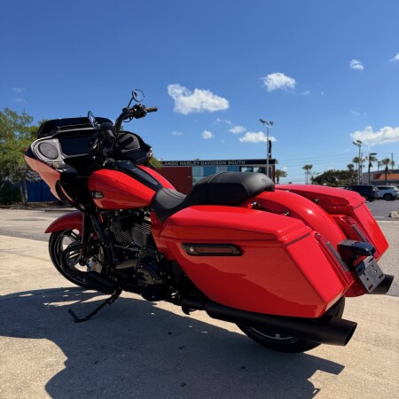 FLTRX 2026 Road Glide® thumb 1