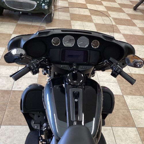 2025 Harley-Davidson® Tri Glide® Ultra Iron Horse Metallic / Vivid Black - Black Finish thumb 1
