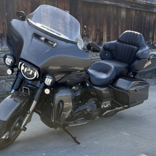 2021 Harley-Davidson® CVO™ Limited Bronze Armor thumb 2
