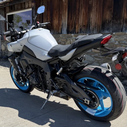 2026 Yamaha MT-10 Ice Storm thumb 0