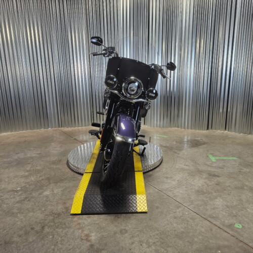 2026 Harley-Davidson® Heritage Classic Purple Abyss Black Cast Wheels thumb 2