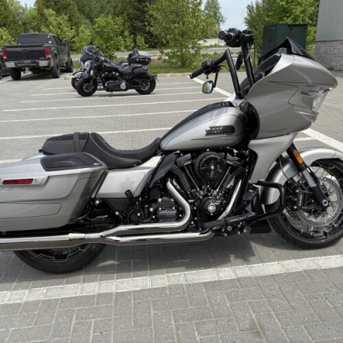 2023 CVO Road Glide thumb 1