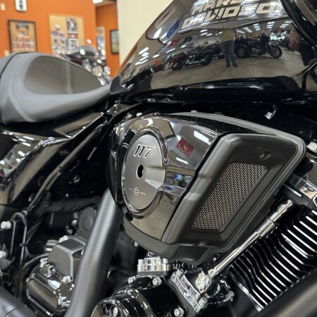 FLTRX 2025 Road Glide™ thumb 3