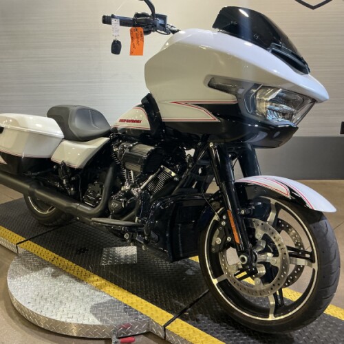 FLTRX 2024 Road Glide® thumb 3