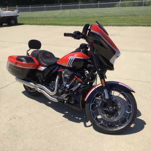 FLHXSE 2024 CVO™ Street Glide® thumb 1