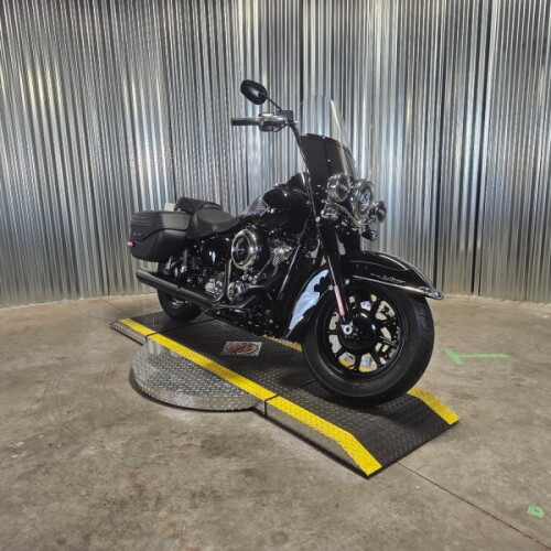 2026 Harley-Davidson® Heritage Classic Vivid Black Black Laced Wheels thumb 0