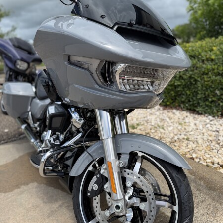 2026 Harley-Davidson® Road Glide® DRK BILIARD GRY thumb 2