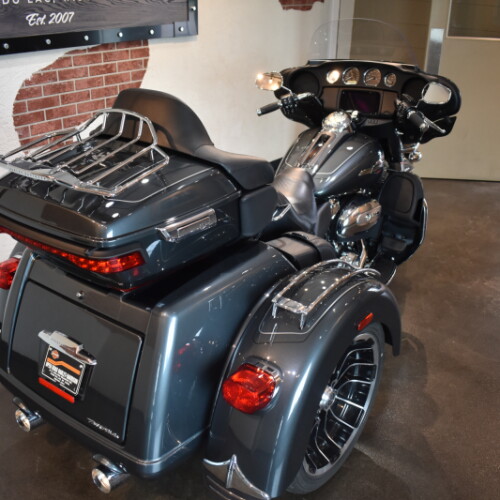 2025 Harley-Davidson® Tri Glide® Ultra Iron Horse Metallic thumb 1