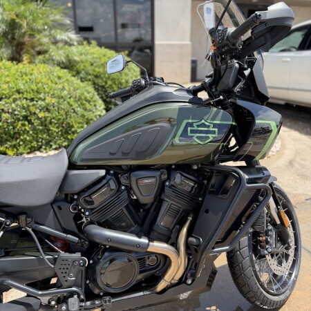 2026 Harley-Davidson® Pan America 1250 Limited Olive Steel Metallic thumb 3