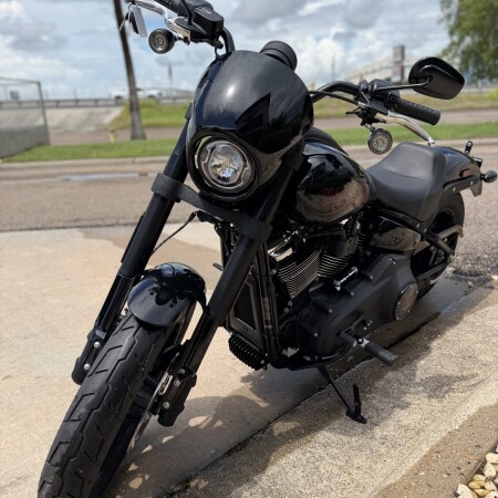 2026 Harley-Davidson® Low Rider® S Vivid Black Black Trim thumb 1
