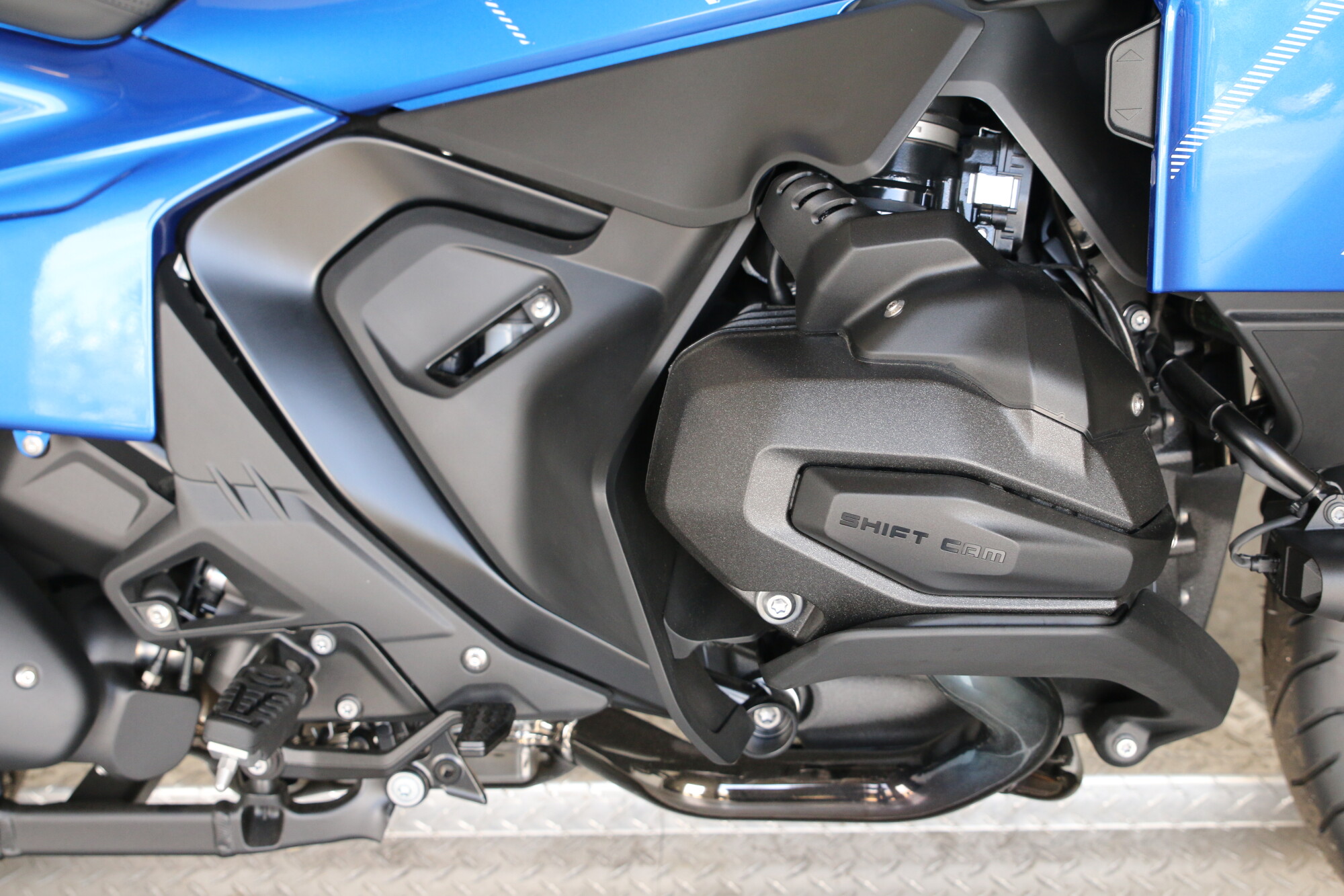 2026 BMW R 1300 RT, photo 14