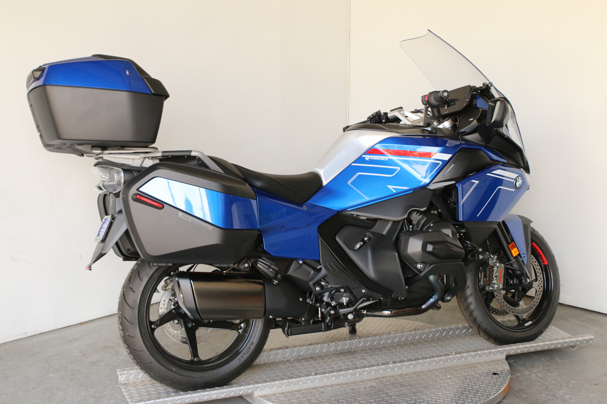 2026 BMW R 1300 RT, photo 2