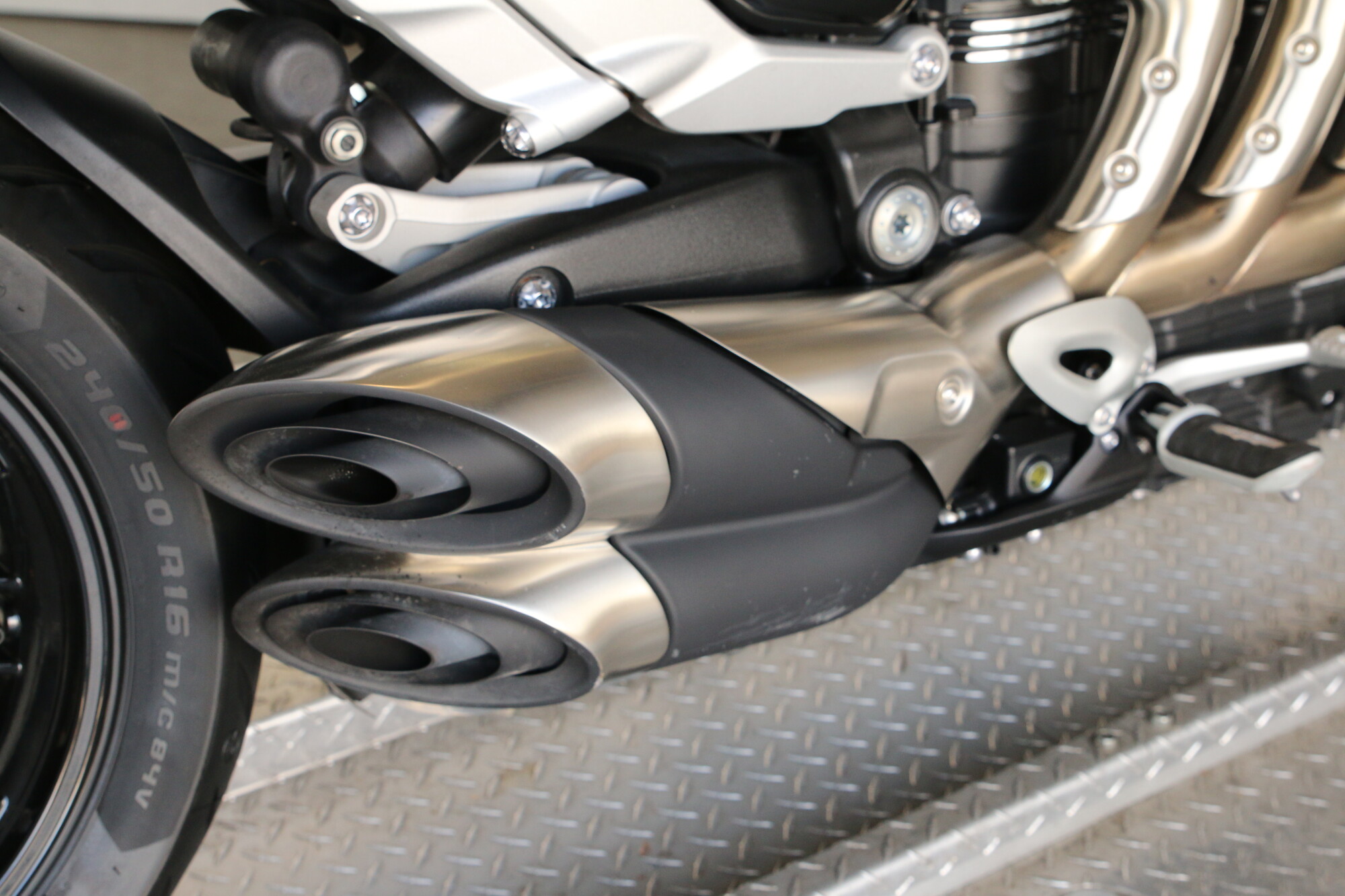 2024 Triumph Rocket 3 R, photo 17