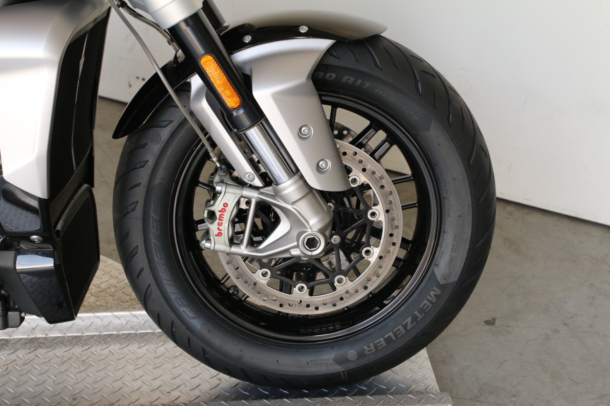 2024 Triumph Rocket 3 R, photo 13