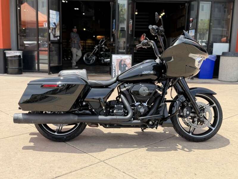 2024 Harley-Davidson® Road Glide® Vivid Black