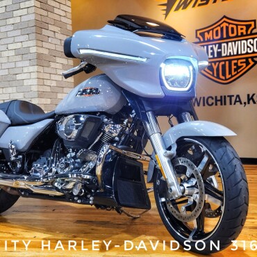 2024 Harley-Davidson® Street Glide®, FLHX thumb 2