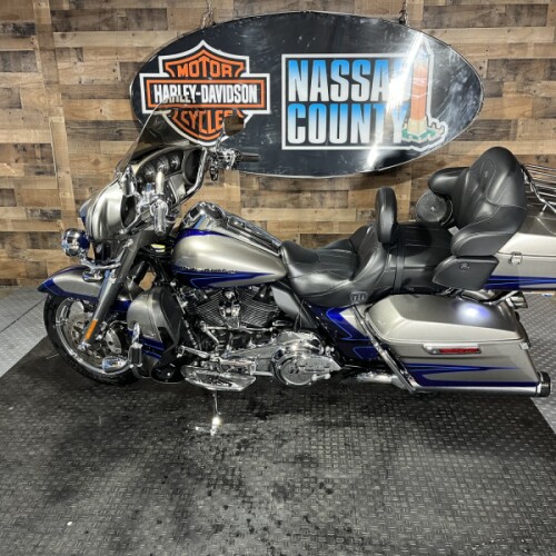 2017 Harley-Davidson® CVO™ Limited Palladium Silver/Phantom Blue with Wicked Sapphire including Mirr thumb 2