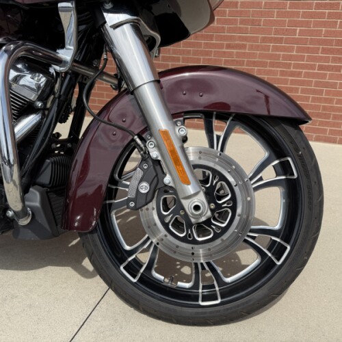 2019 Harley-Davidson® Road Glide® Twisted Cherry thumb 2